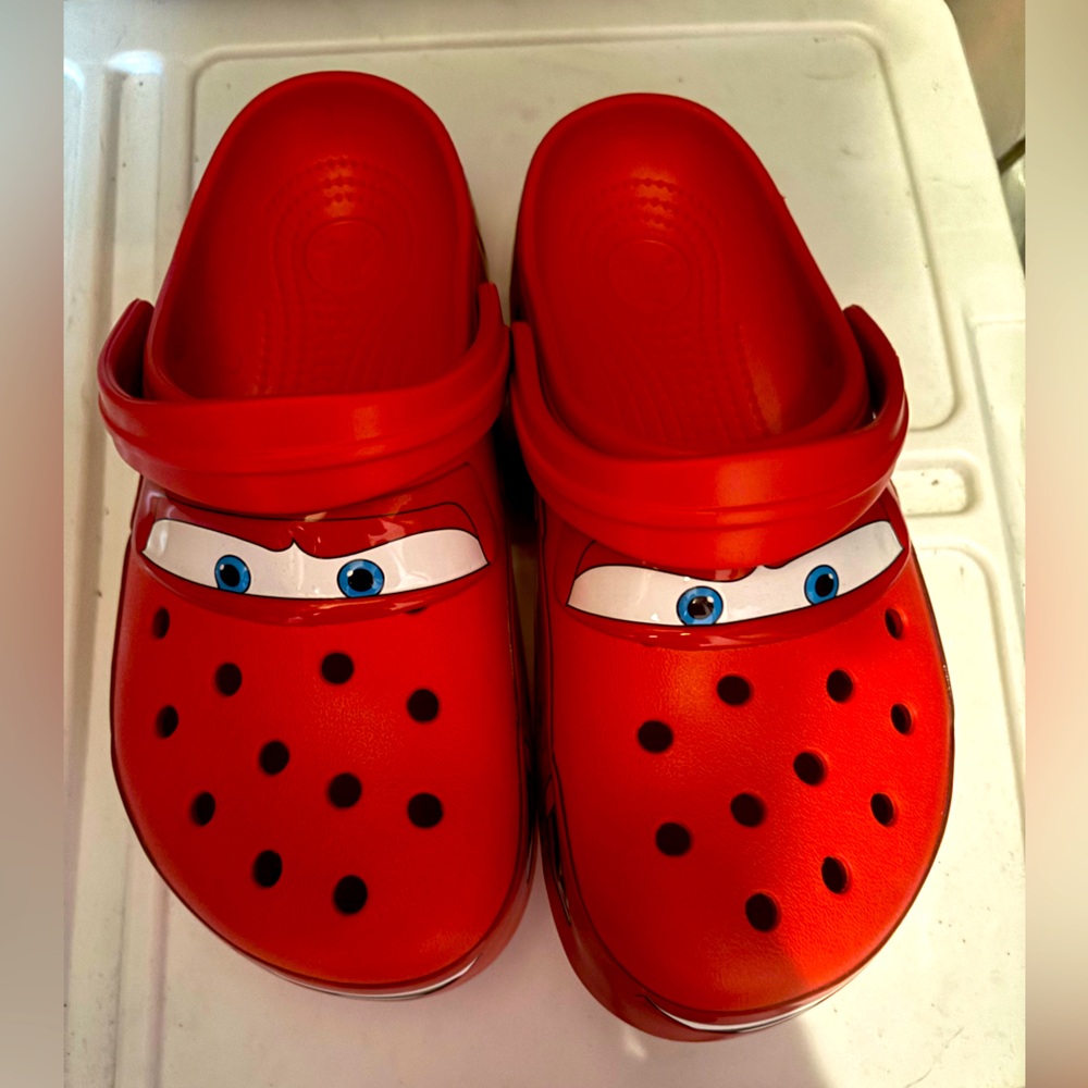 Brand new lightning McQueen light up crocs